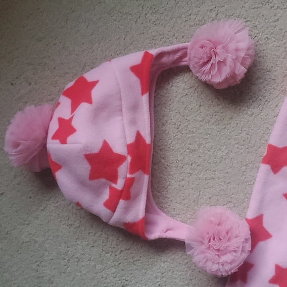 NEW GAP KIDS soft warm fleece 2-piece set hat scarf pink red star pompoms S/M - Picture 2 of 10